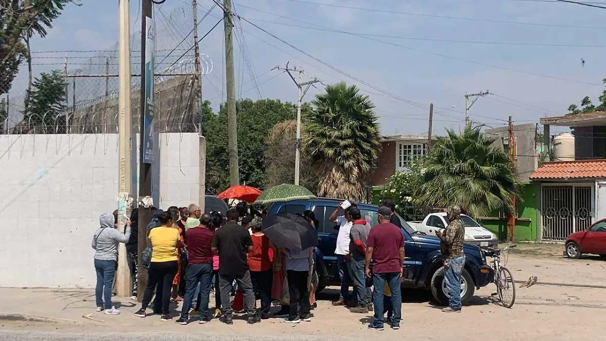 Denuncian a telesecundaria en Soledad por apropiarse de un terreno (1)